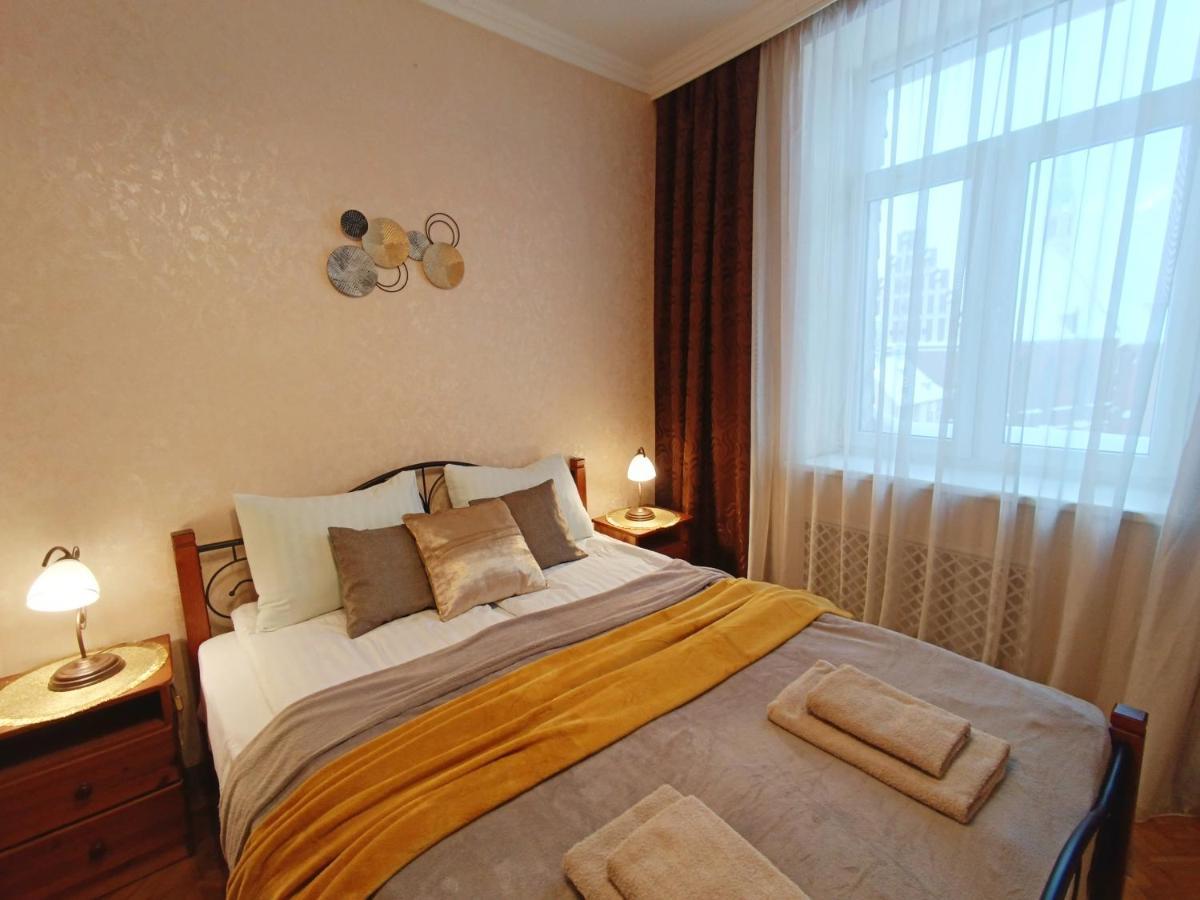 Old Town Retreat With Stunning Views 2 Bedroom Apartment Nearby The Church Of Saint Peter Riga Exterior photo