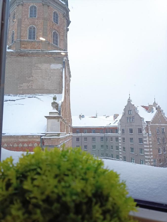Old Town Retreat With Stunning Views 2 Bedroom Apartment Nearby The Church Of Saint Peter Riga Exterior photo